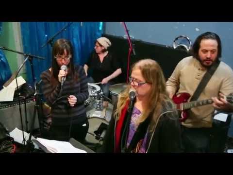 Foot Foot - Dot Wiggin Band live in the WFMU studios - Jan 10 2014