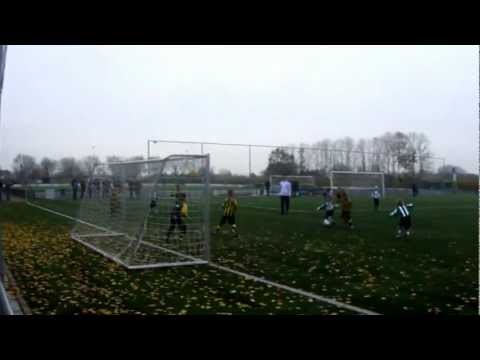 Rick zet Tricht F1 op 2-1 tegen Theole F2 (10 november)