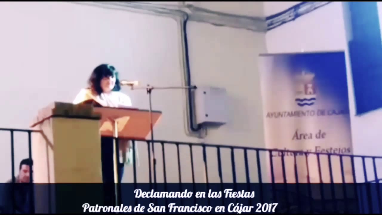 PILAR GONZÁLEZ NAVARRO. Declamando sus poemas en las Fiestas Patronales de Cájar. Granada 2017