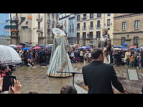Pamplona conoce a los Reyes de Occidente, Alejandro y Elena, nuevos gigantes de la Catedral