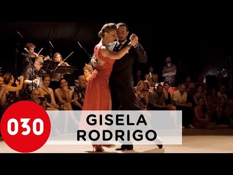 Gisela Passi and Rodrigo Rufino – Antiguo reloj de cobre
