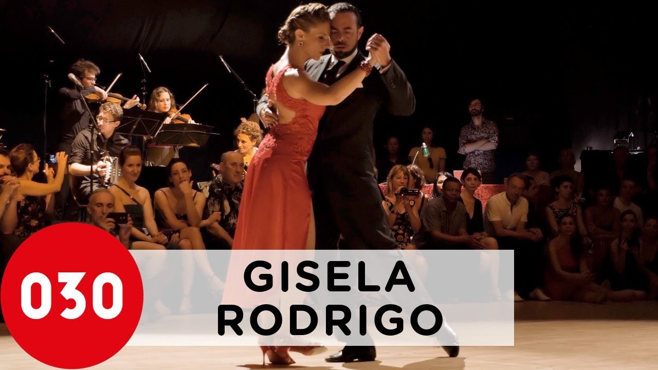Gisela Passi and Rodrigo Rufino – Antiguo reloj de cobre