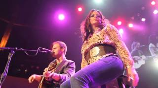 Sara Evans and Billy McClaran performing P!nk&#39;s &quot;Just Give Me A Reason&quot;