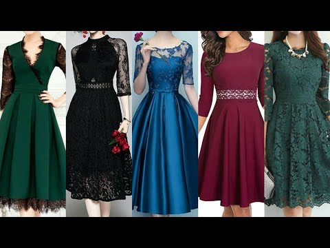 Christmas lace skater dress|| holiday outfit ideas...