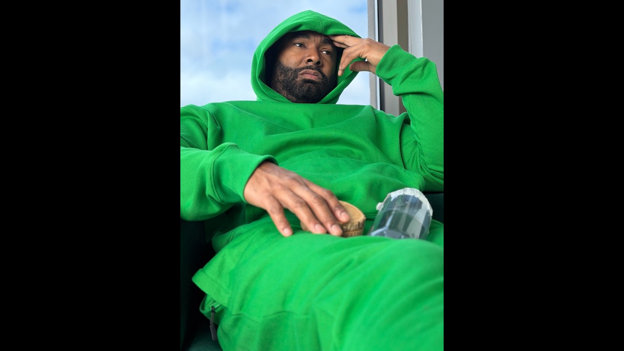 When Rafi judges Mike for stretching Lesa when she was supposed to be stretching him!