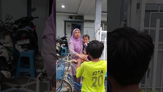 Download lagu kok malah gelutsi😍🧡😀💚😁💙❤💜😘🥰 mp3