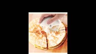 スマートに生きるための便利グッズその2ピザカッター❗️医療器具にも使われる18–8ステンレス使用なのでサビない。ピザ食べてるのに一緒にサビは体に入れたくないもんね💦　amzn.to/3lE7hcQ