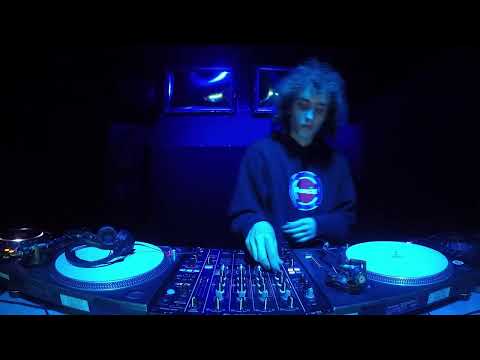 The Blue Oyster: Andrzej Zieliński / 03.09 / 18 - 19