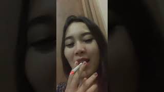 Download lagu cewek cantik merokok mp3 Download lagu cewek cantik merokok mp3
