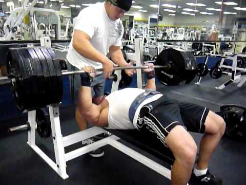 Nick Best- Close Grip Bench 585lbs