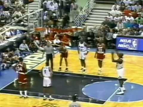 Olajuwon (34pts/11rebs/4blks) vs. Shaq (33pts/12rebs/7asts) ('95 Finals, Game 2)