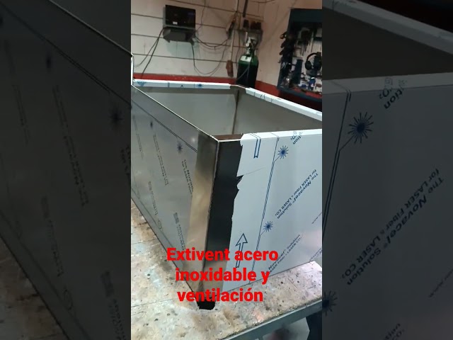 Vídeo relacionado con Campana Extractora Industrial de Acero Inoxidable, Baja Altura, 200x75x50 cm, AISI 304