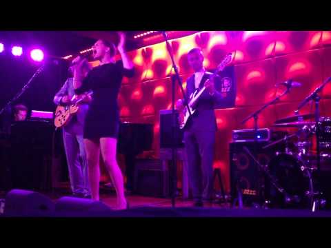 The Fresh Cuts featuring Mary Davis Jr at the North Sea Jazz Club - Joy Takes Over Me