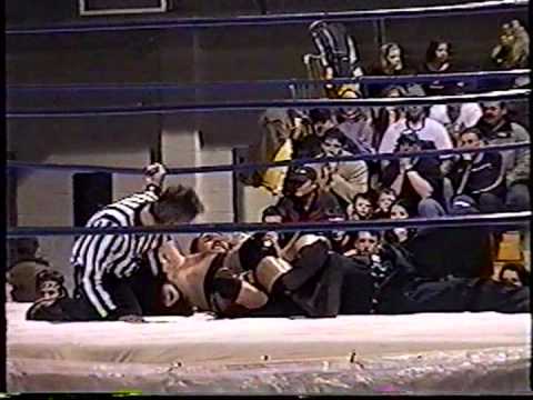 Kingman vs Rogue  - RAW - February 27th 2001