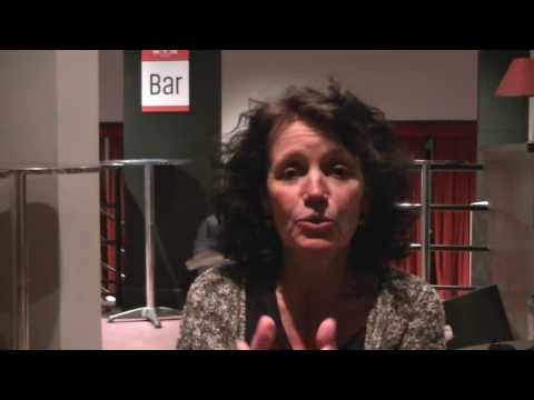 Teatro Online intervista Valeria Cavalli, regista di "Fuori Misura"