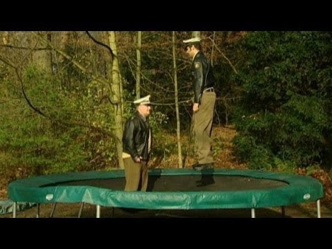 Polizisten-Jump - Sketch News