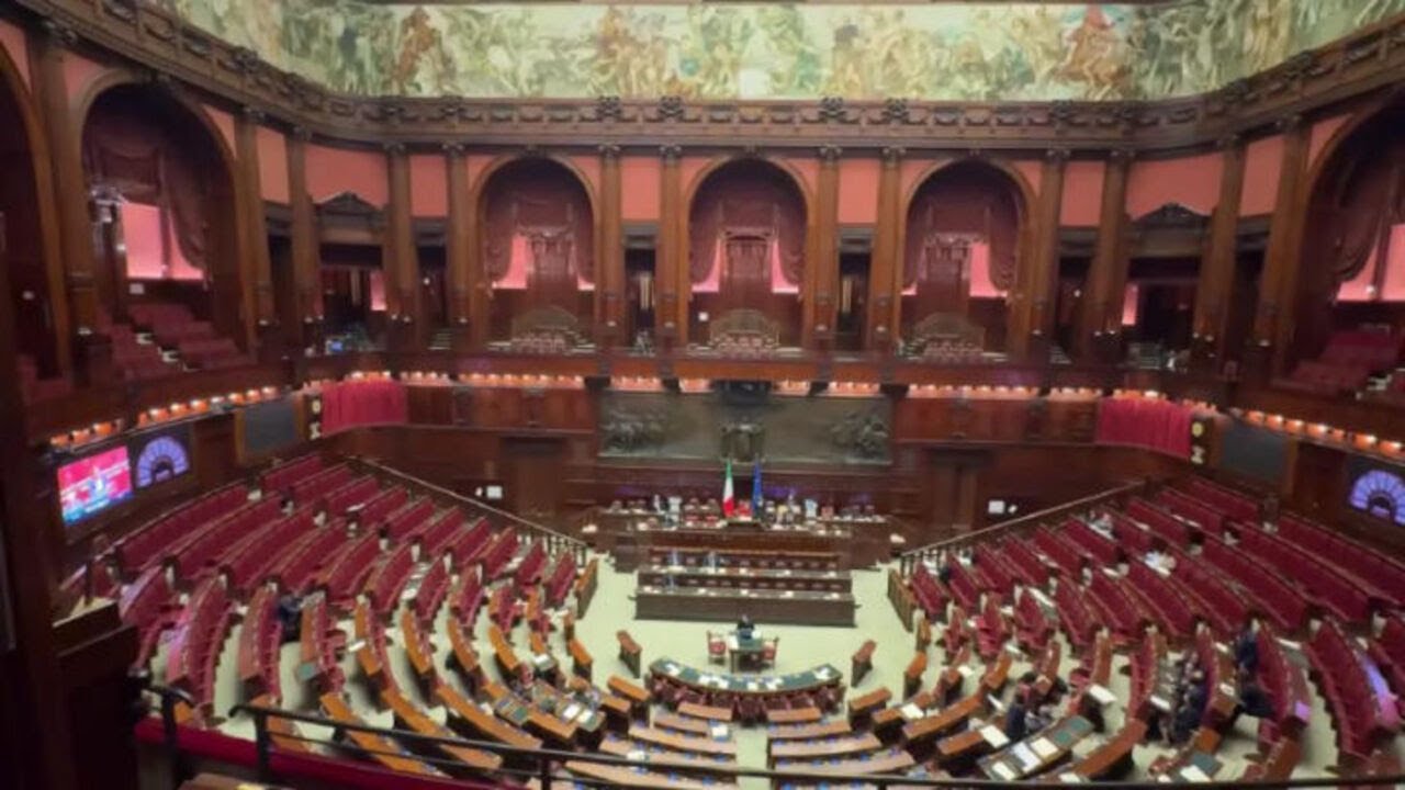 Question Time alla Camera con Salvini e Giorgetti, Aula vuota