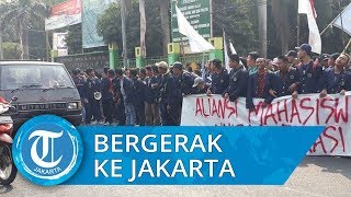 VIDEO: Ratusan Mahasiswa Bekasi Menuju Jakarta Naik KRL