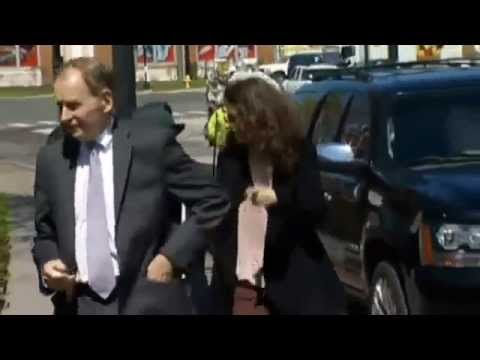 Paul Simon and wife Edie Brickell arrested over family dispute.