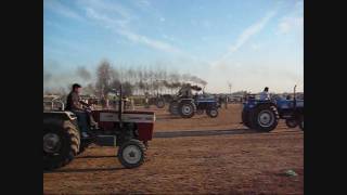 preview picture of video 'Kila Raipur Tractor Race'