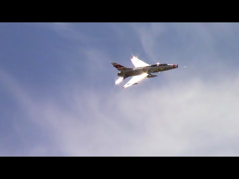F-100F SUPER SABRE CLASSIC "THUMPING" BURNER FLYBYS! - SELFRIDGE ANGB OPEN HOUSE & AIRSHOW 2022