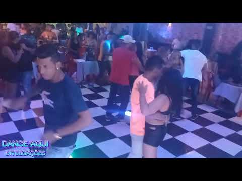 Forrozão animado Dançando até o dia amanhecer