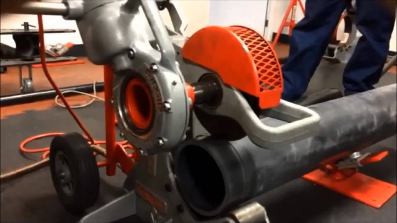 RIDGID LATINOAMÉRICA Cortando tubo de PVC de 8 pulgadas