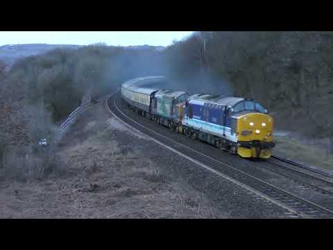 37218 and 37425 on 'The Pennine Wayfarer'. 12/03/22.