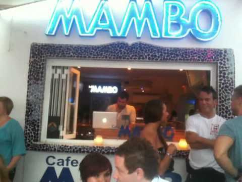 Pete Gooding plays Pavarotti at Mambo