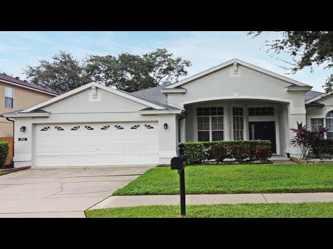 393 LAKE DAWSON PLACE, LAKE MARY, FL Presented by Gitta Sells & Associates.