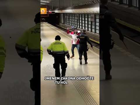 🚇 Cizinec útočil v pražském metru! Policie zasahovala! 🚔💥