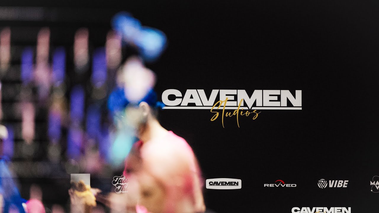 Cavemen at the Comic Con