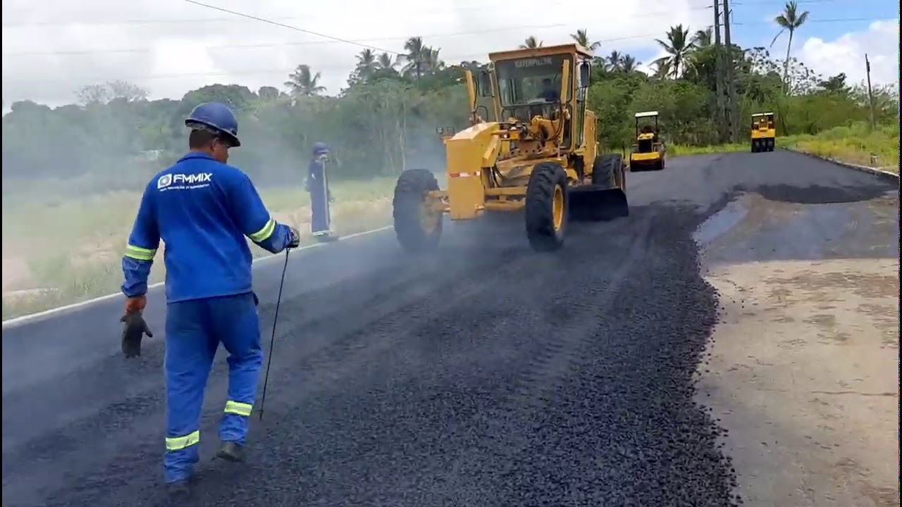 Motoniveladora 120k/patrol/espalhando asfalto no gabarito rolo chapa e rolo de pneu parte I
