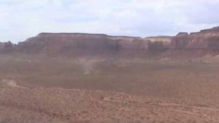 preview picture of video 'Landing at Monument Valley Utah'