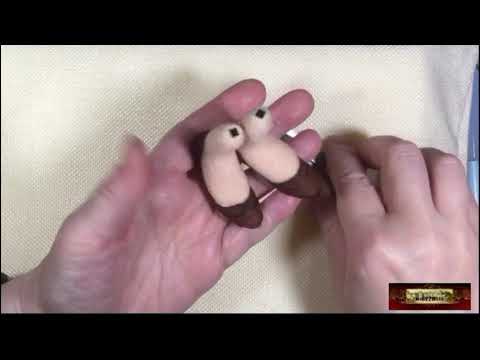 0035 Auntie Stop Motion Puppet - Feet Flexibility Test - MOREZMORE