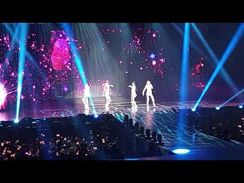 BLACKPINK CONCERT FOREVER YOUNG