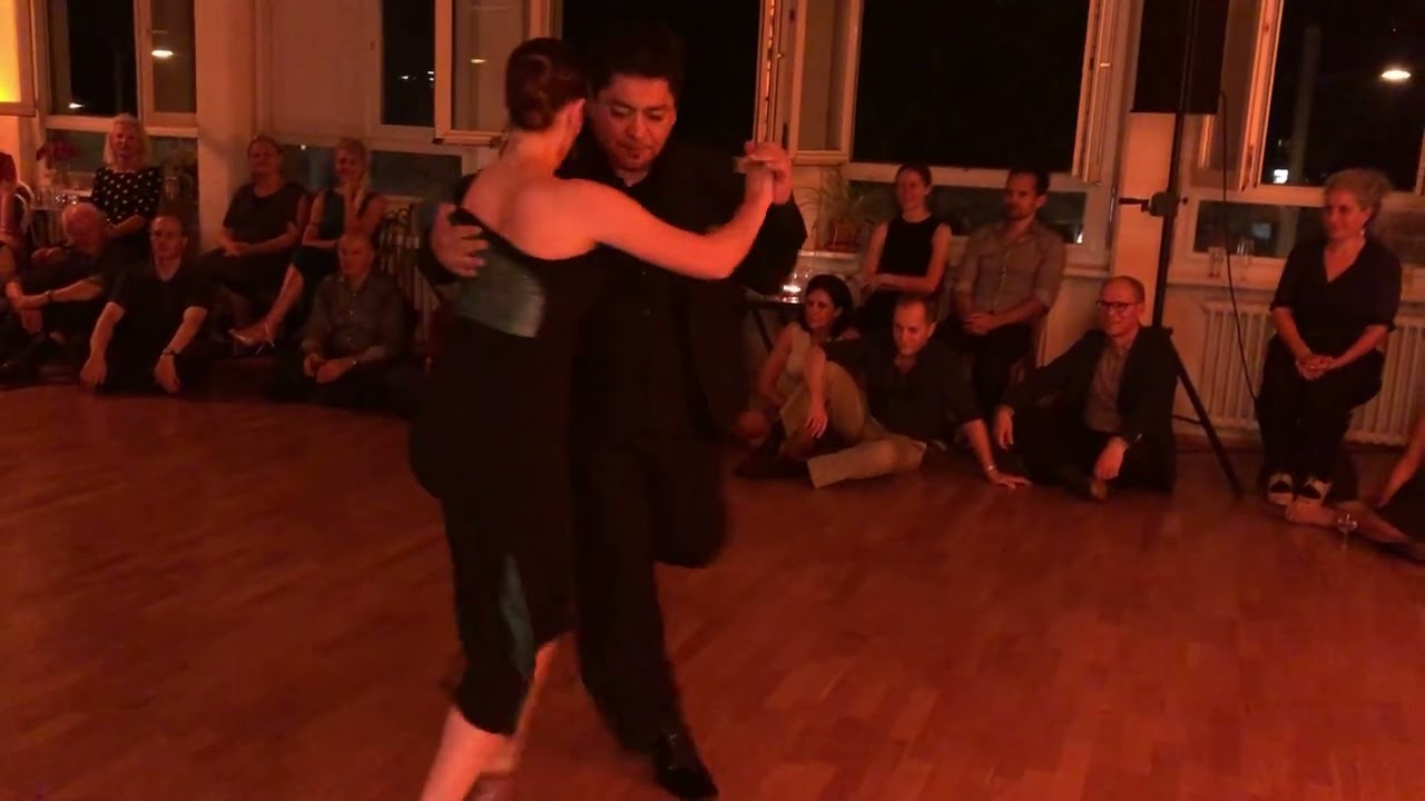 Agustina Piaggio & Carlos Espinoza_2  Milonga "Entre Dos" 16.9.2023 20 Anos goooal!!