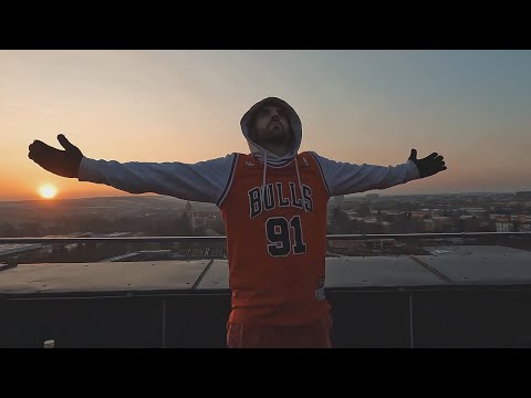 Eisi - Neříkej Mi (Official Video)