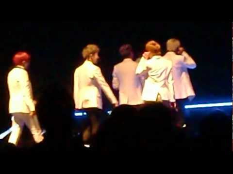 120811 Beauty and the Beast in Macau-freeze