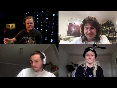 Amyl and The Sniffers – Keeping the POWDER MONKEYS  - Supernova Lit and Loud