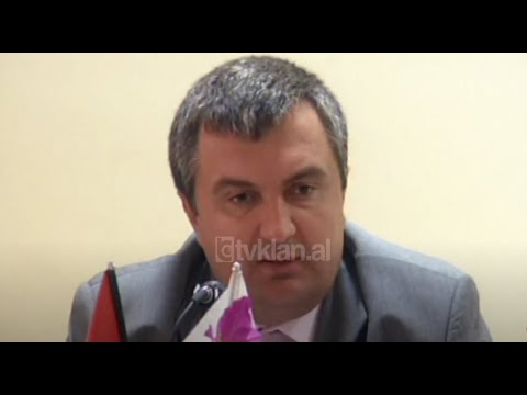 Meta në takim me biznesmenët shqiptarë, parashtrohen kërkesat lehtësuese për tregti (23 Gusht 2002)