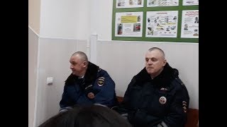 Водителя поваляли по асфальту за причину остановки