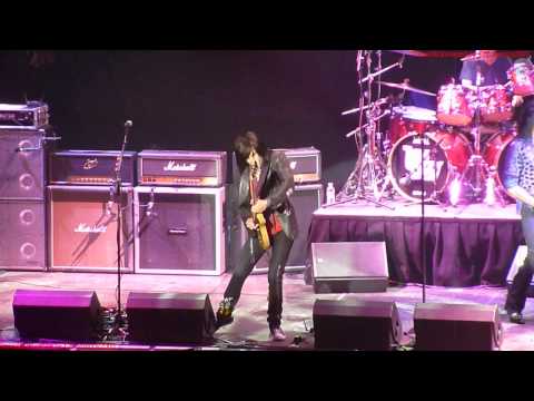 Thin Lizzy - Whiskey In The Jar Live at The O2 Dublin Ireland 2011