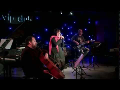 Diana Rexhepi & Schindlerova lista, Woman, Johna Lennona