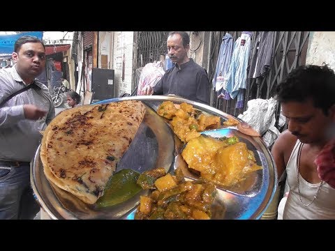 Tasty Alu (Potato) Paratha In R N Mukherjee Rd Kolkata | You Can Check Once It's Really Amazing Video