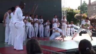 preview picture of video 'Roda de Capoeira Foire Corbeil 04/09/10 - Partie2'