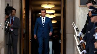 Republican senator joins Democrats criticizing Defense Secretary Hegseth over Iran war handling and Pentagon changes