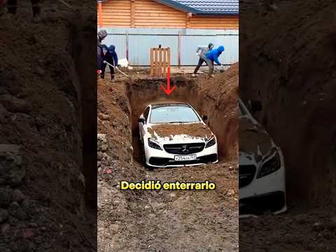 ¡Cometió un gran error al intentar proteger su coche! 🚘😯