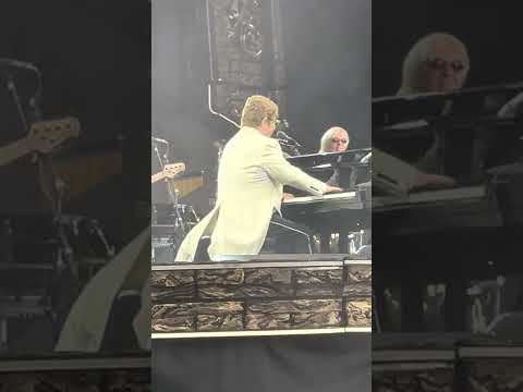 Davey Johnstone on Guitar - Elton John Farewell Tour