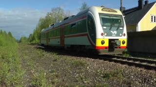 Regional train 495 stops at Runni halt
